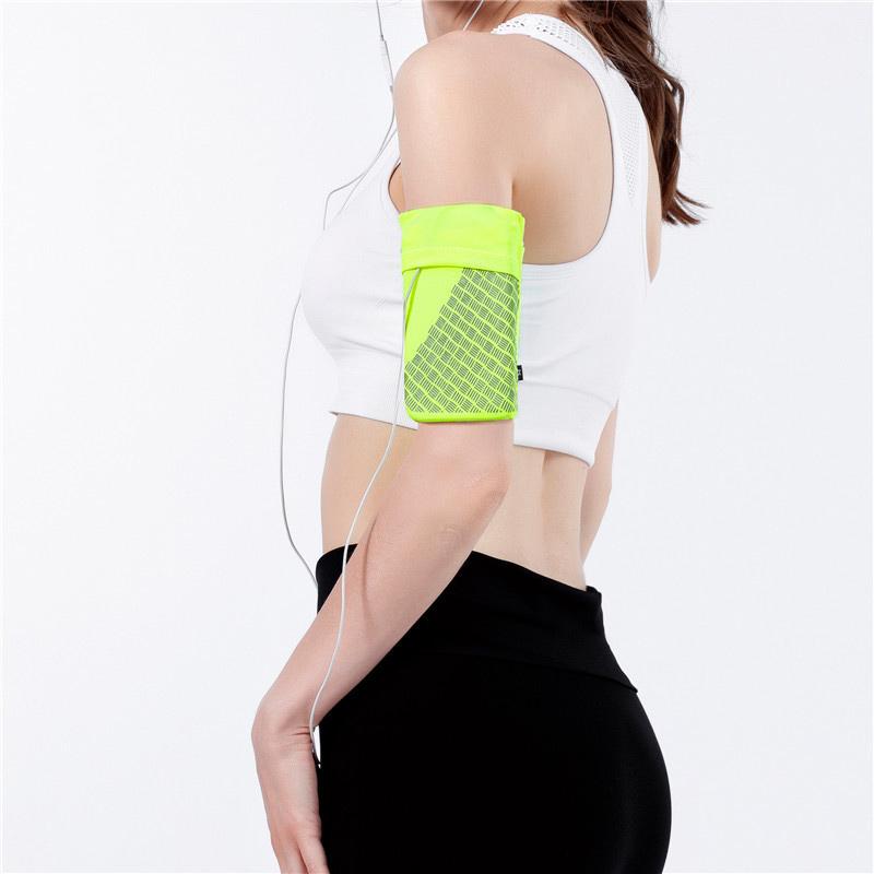 Bracelet de Fitness avec Poche pour Téléphone – Idéal pour les Activités en Plein Air