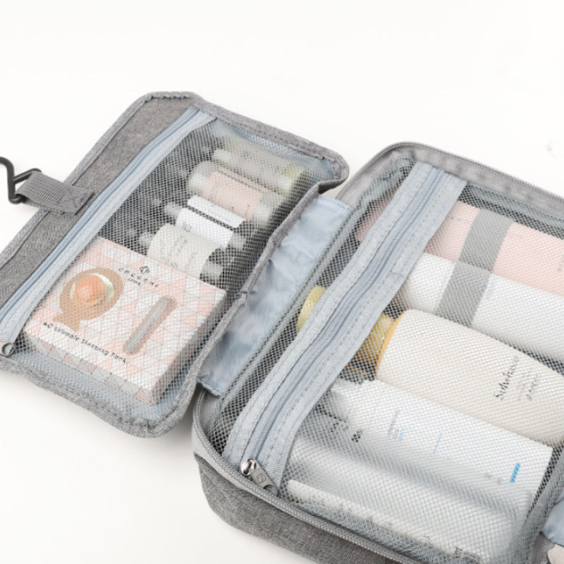 Travelique Organisateur de Voyage pour Cosmétiques | Compact & Résistant à l'eau | Avec 4 Compartiments & Crochet à 360° | Pour Femmes & Hommes