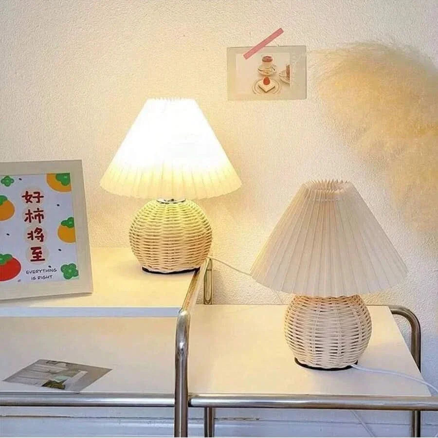 Lampe de Table en Rotin pour Intérieur Cozy et Éclairage Ambiant Chaud