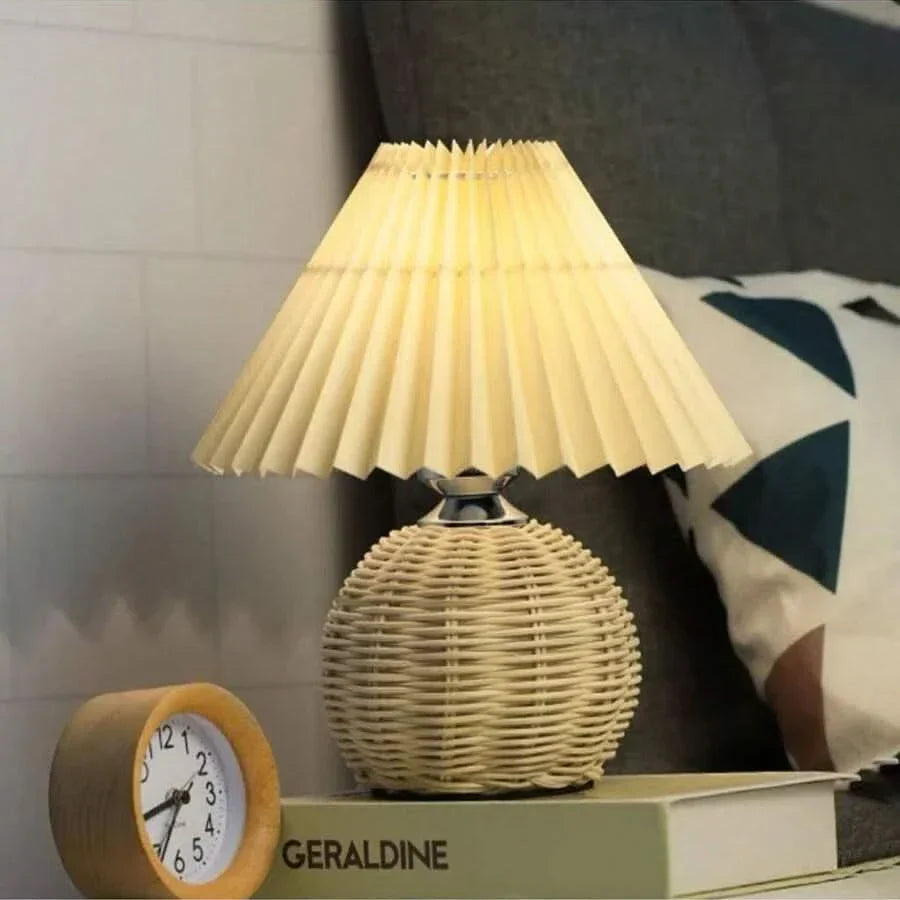 Lampe de Table en Rotin pour Intérieur Cozy et Éclairage Ambiant Chaud