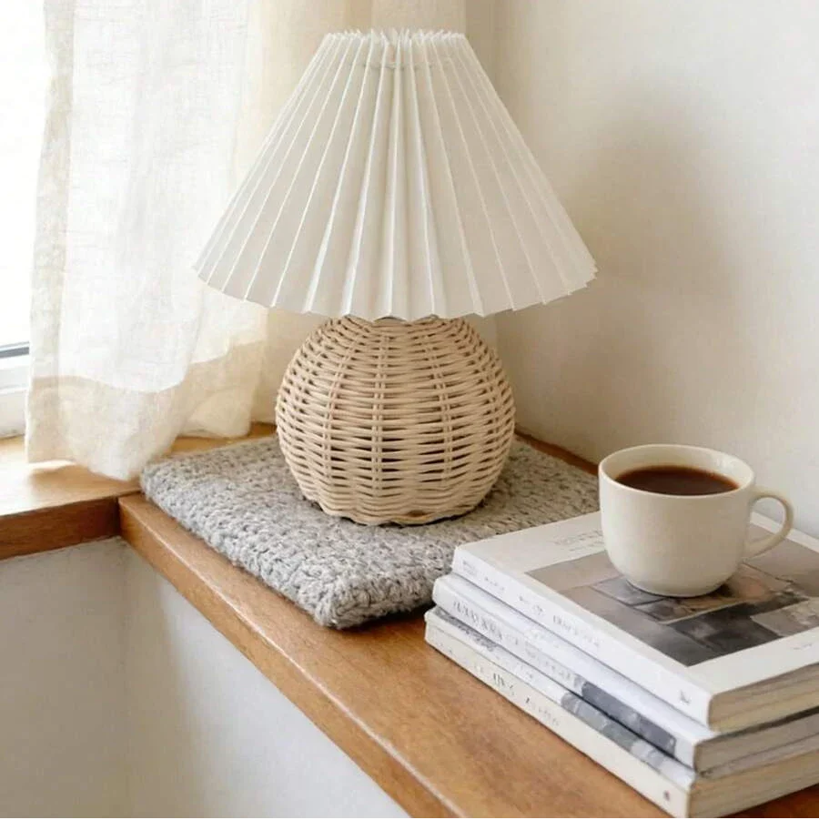 Lampe de Table en Rotin pour Intérieur Cozy et Éclairage Ambiant Chaud