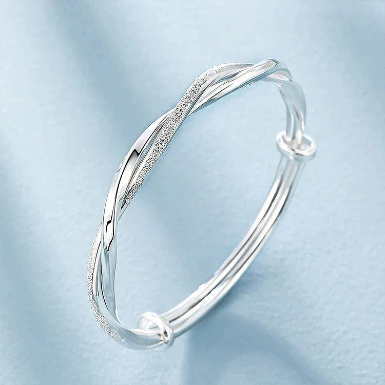Joli bracelet en argent déroutant