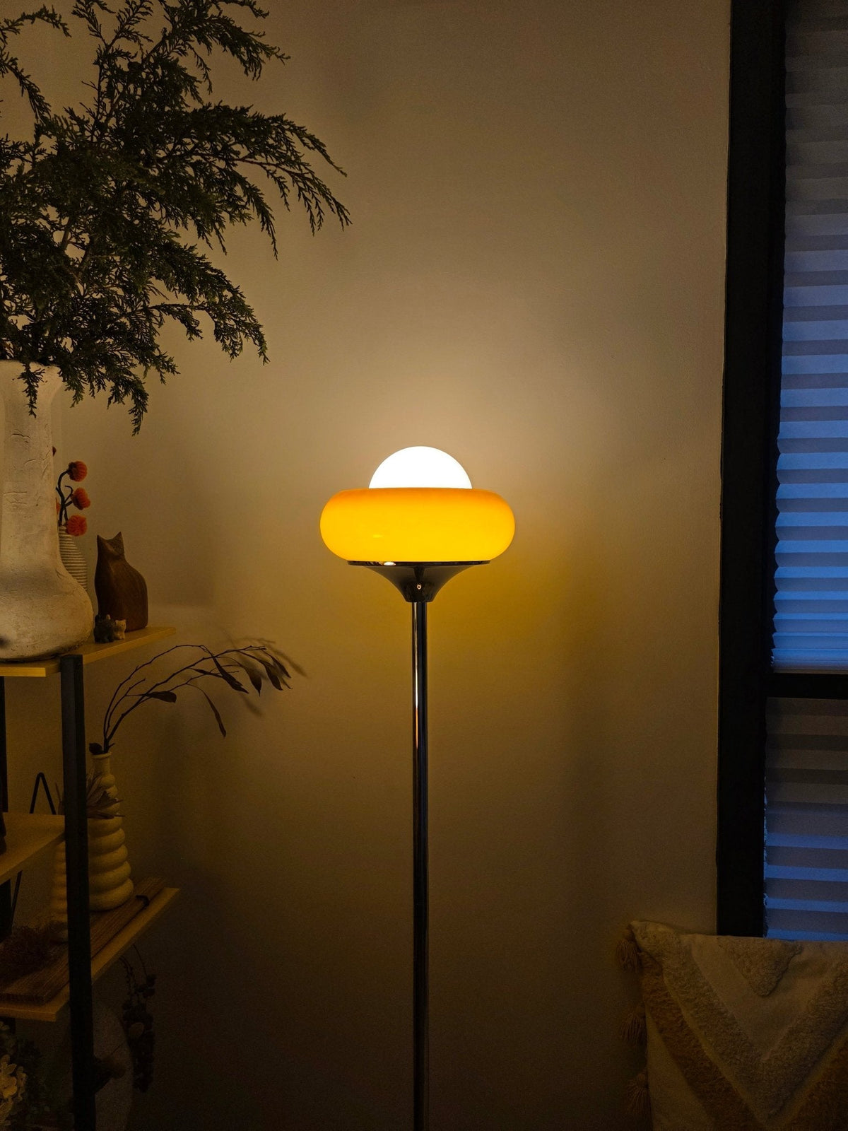 Lampadaire Elke Egg Tart – Lampe au Design Ludique avec une Forme Unique