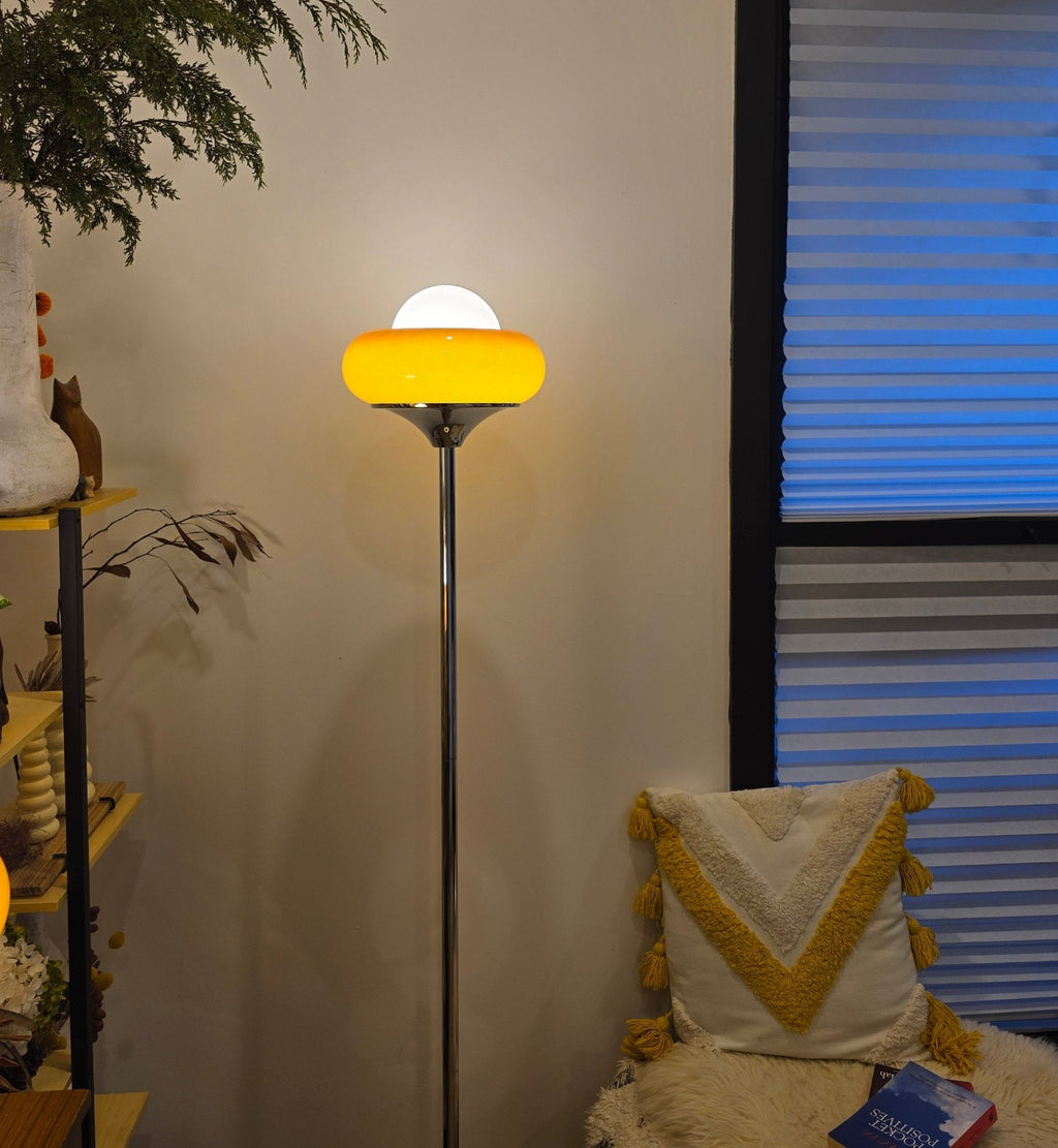 Lampadaire Elke Egg Tart – Lampe au Design Ludique avec une Forme Unique