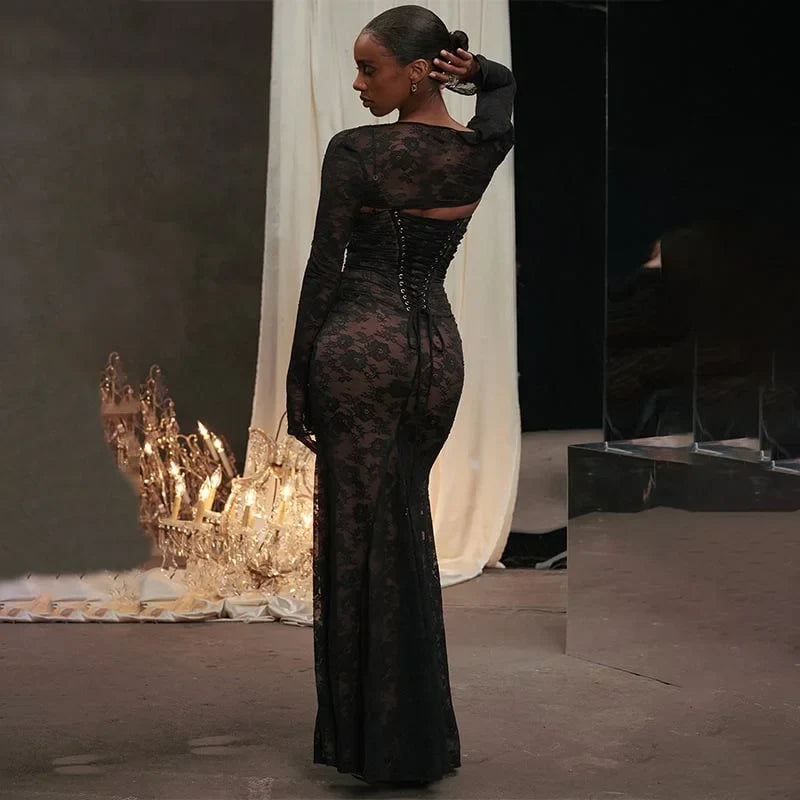 Robe longue en dentelle avec cordon et châle