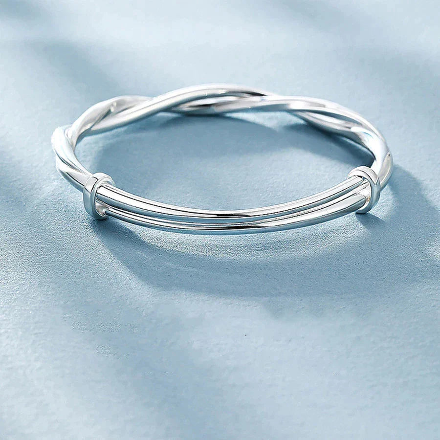 Joli bracelet en argent déroutant