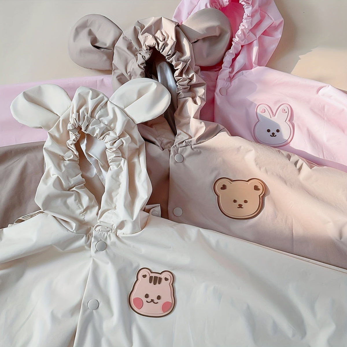 Veste de Pluie Enfant avec Capuche – Veste Imperméable avec Imprimé Ours ou Lapin
