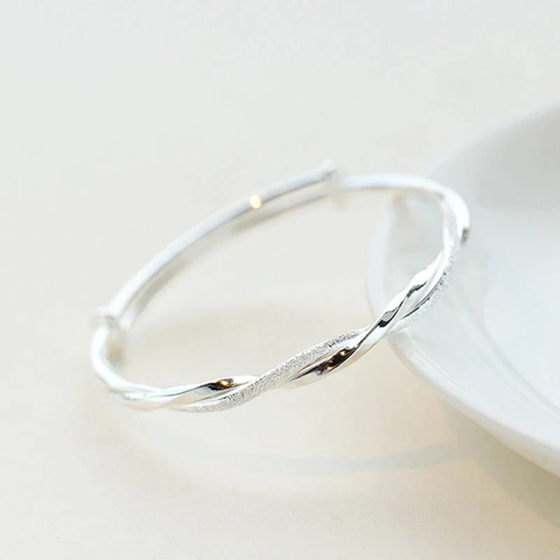 Joli bracelet en argent déroutant