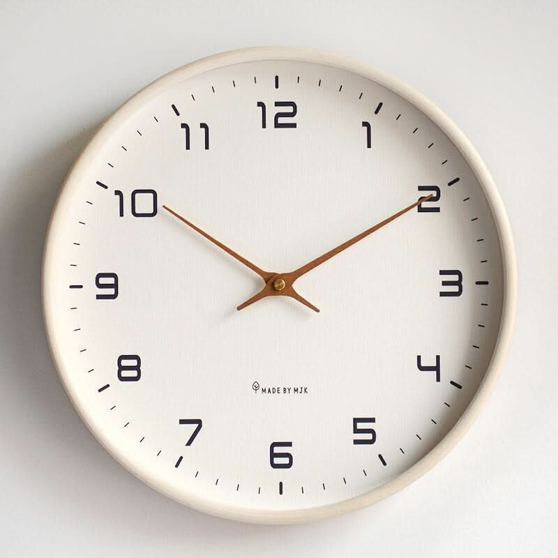Horloge murale en bois Claryo Design minimaliste