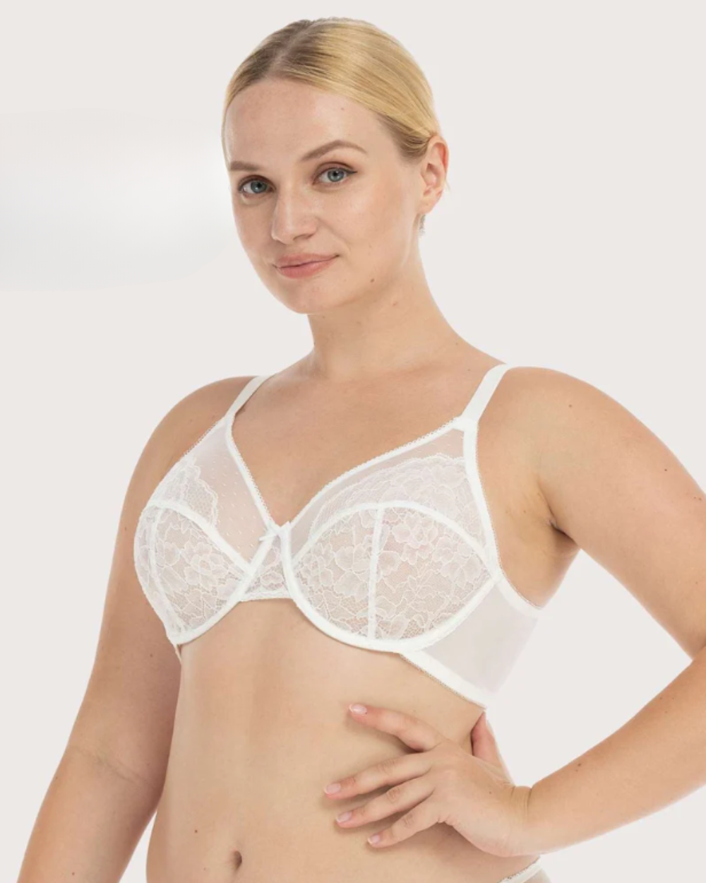 CurveLuxe™ — Ressentez un soutien sans effort et une silhouette impeccablement sculptée toute la journée