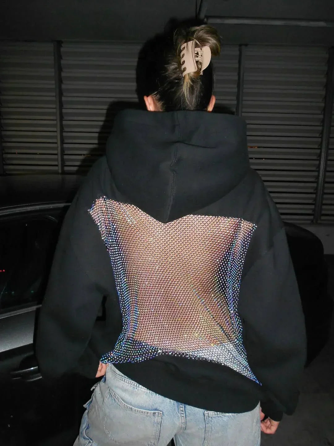 BackStageGlow | Quand les lumières s'allument, ce sweat brille non seulement, mais domine l'espace