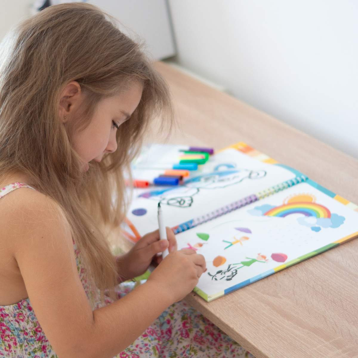 ColorWrite™ — Éveillez la Confiance et la Créativité à Chaque Trait Joyeux