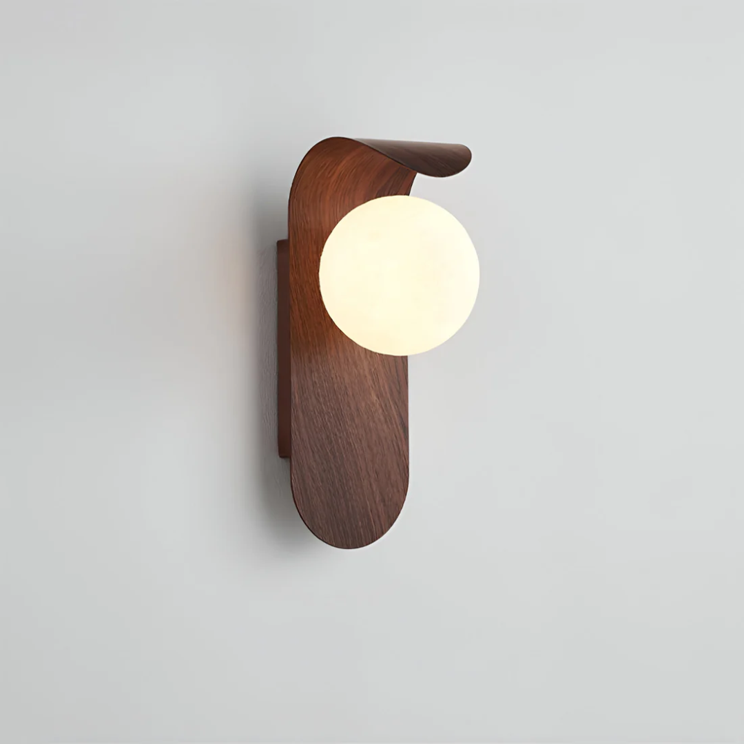 Applique Murale en Bois Scandinave avec Boule en Verre | Éclairage LED pour Chambre & Salon