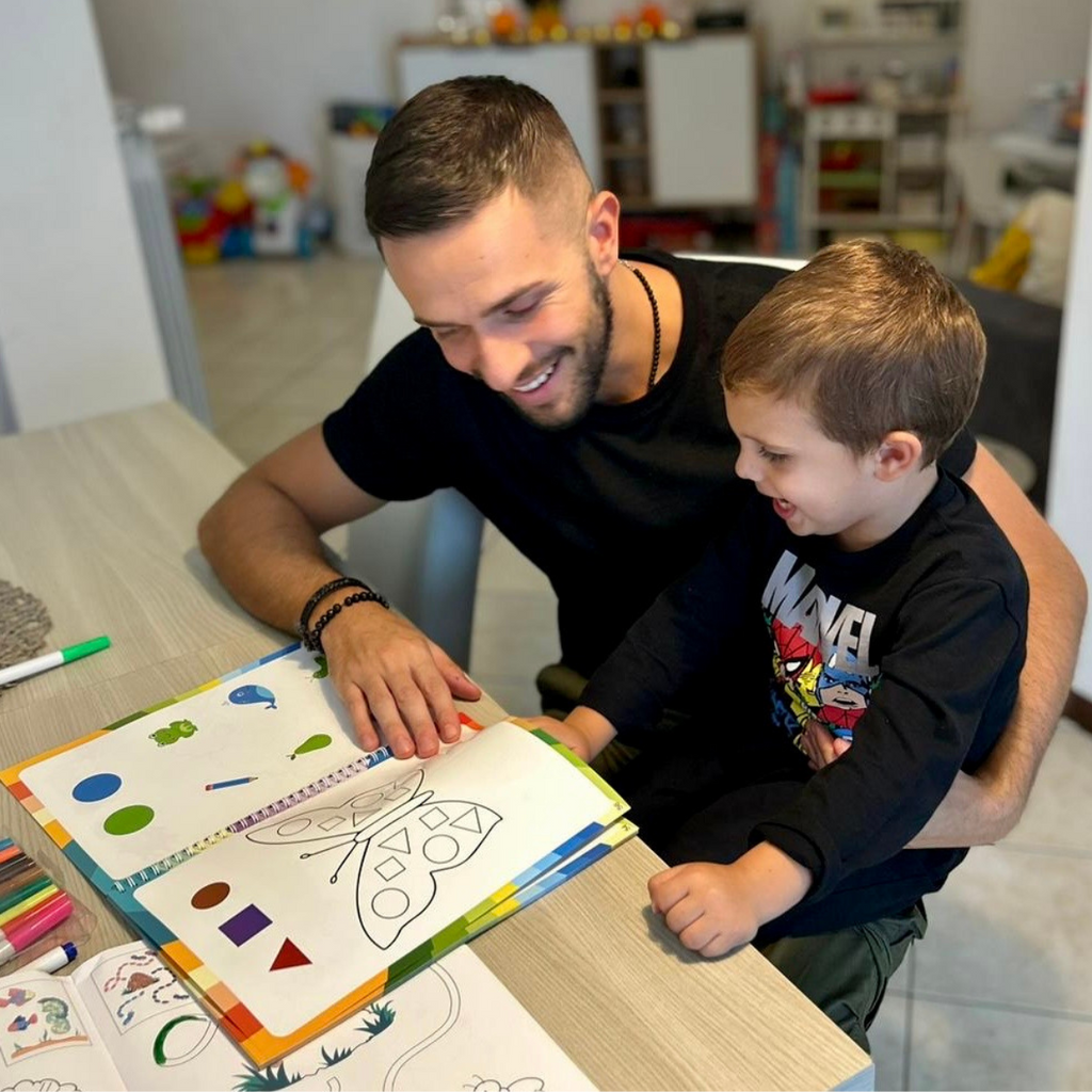 ColorWrite™ — Éveillez la Confiance et la Créativité à Chaque Trait Joyeux