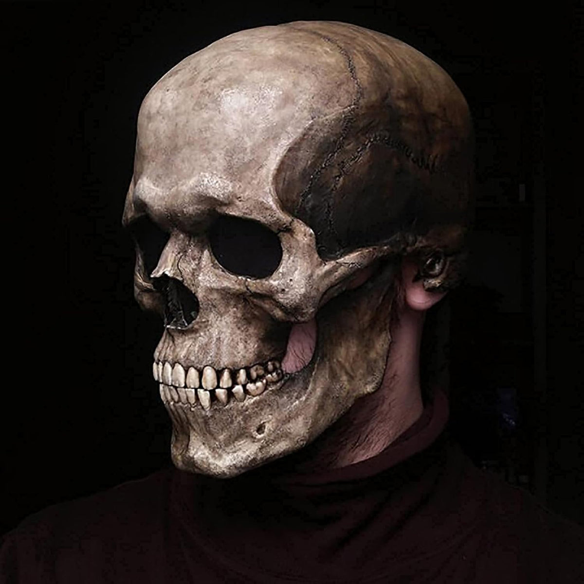 Masque Crâne DeathVeil™ — Hantez Chaque Pièce avec un Réalisme Inégalé et un Confort Toute la Nuit
