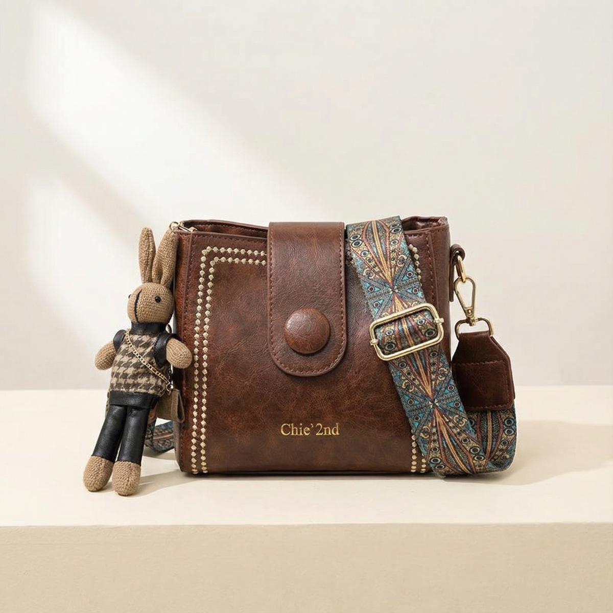 Trovata - Sac seau vintage en bandoulière avec sangle artisanale