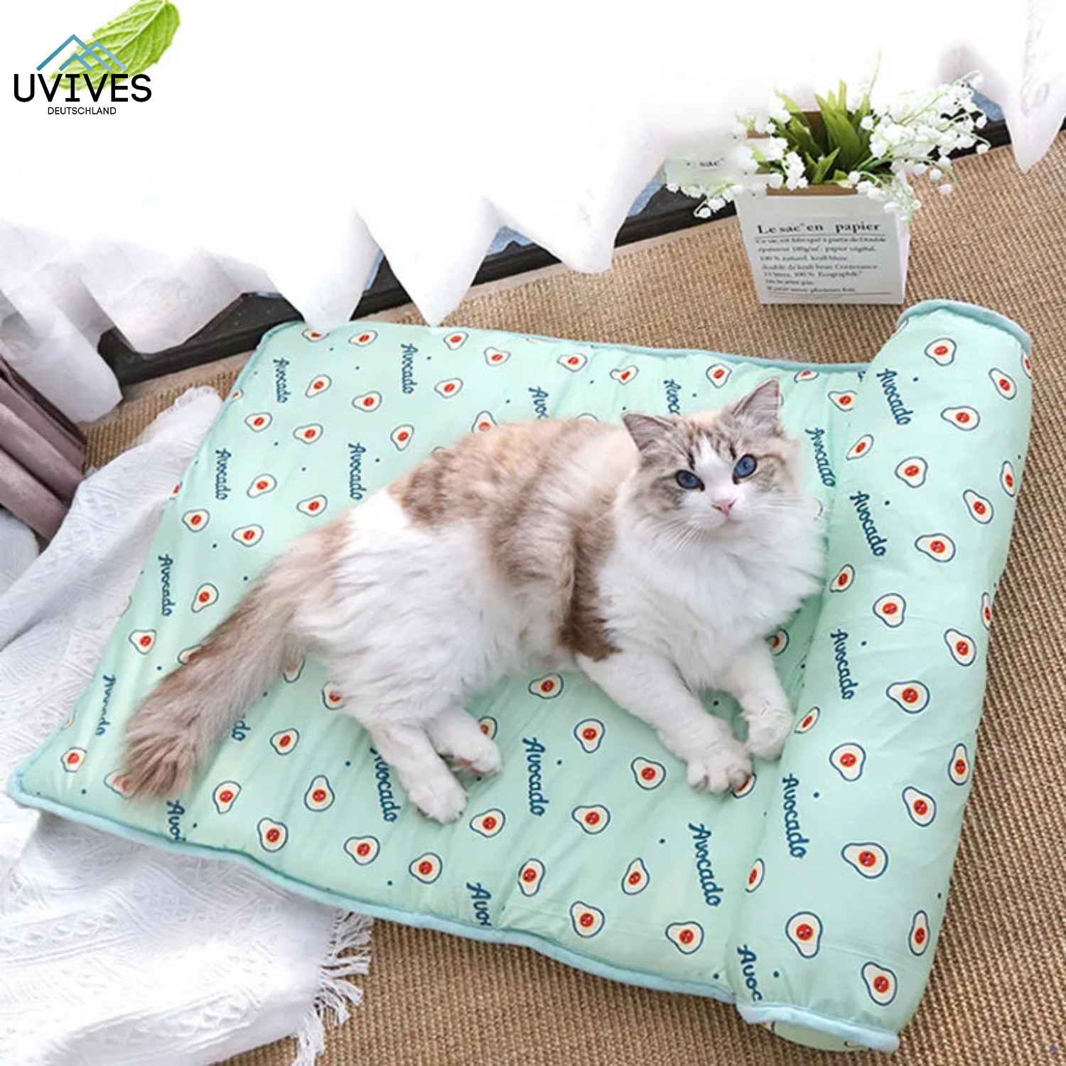 Tapis rafraîchissant pour chiens et chats | Soie glacée auto-refroidissante | Lavable et pliable | CoolPetty