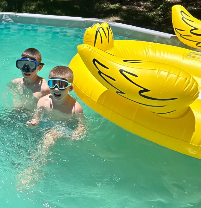 AquaJoy™ — Transformez le temps de baignade de votre tout-petit en aventures joyeuses et sans tracas