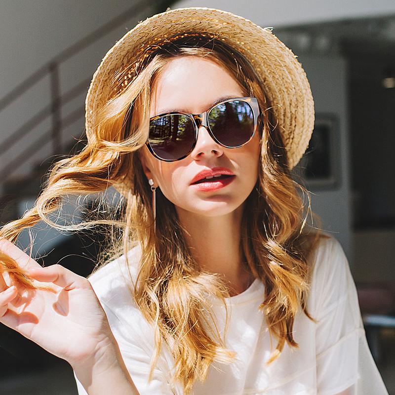 ClarioShade™ — Profitez d’un extérieur sans éblouissement avec un style sans effort et un ajustement parfait sur vos lunettes