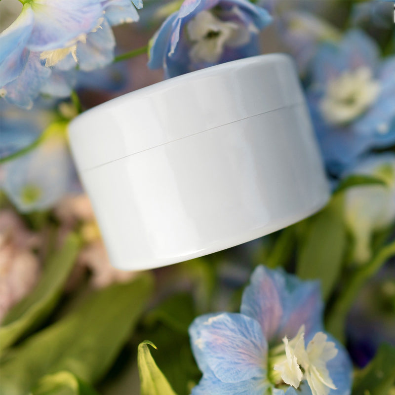 BloomVault™ — Élégance sans Effort Qui Garde Vos Fleurs Fraîches et Impeccables Toute la Journée