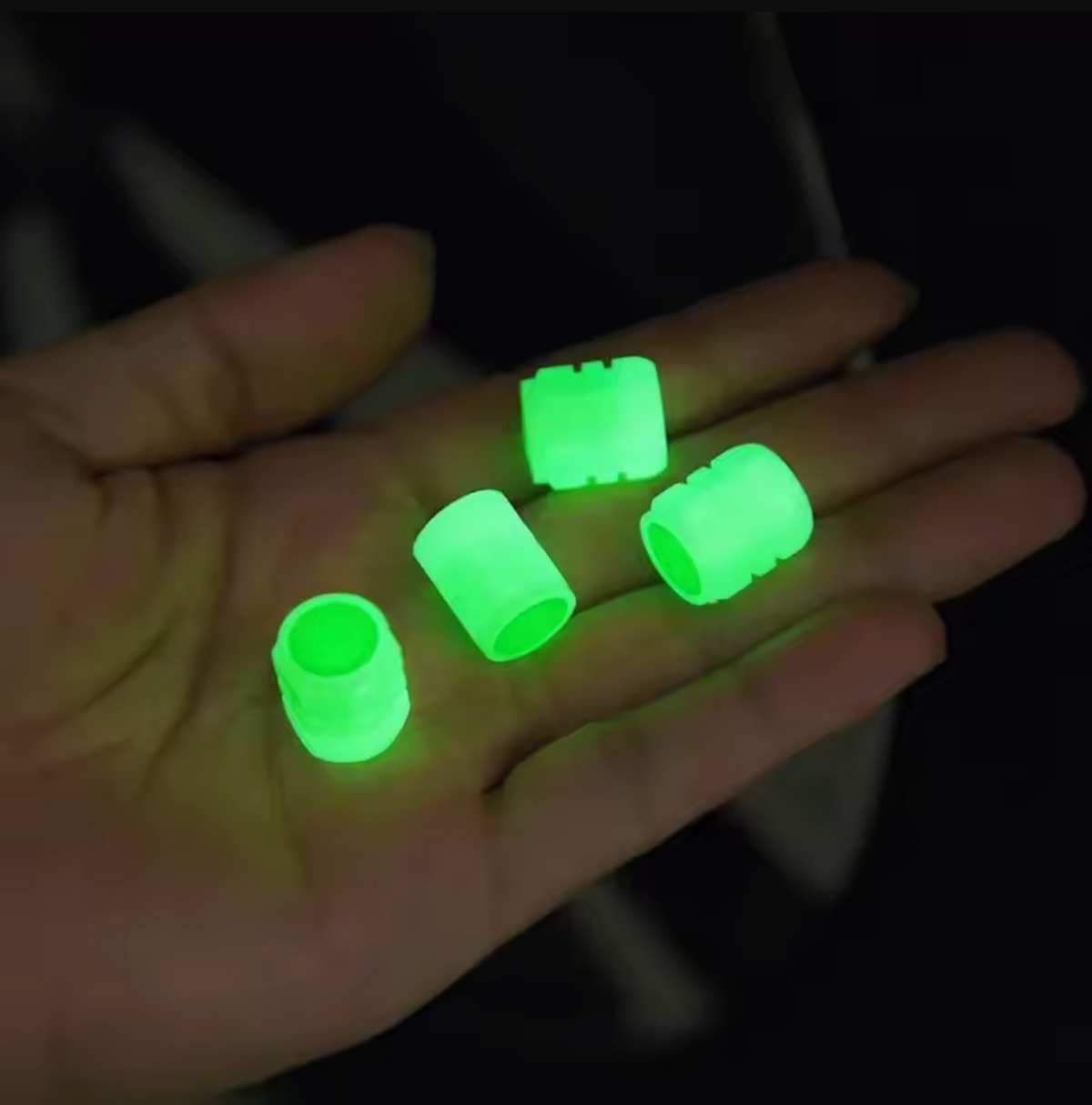 Brillionix™ Bouchons de Valve Lumineux — Éveillez Instantanément le Style et la Sécurité Nocturne de Votre Véhicule