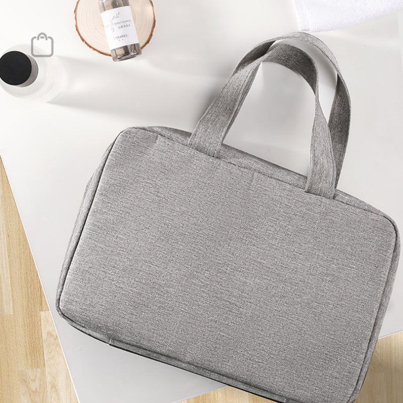 Travelique Organisateur de Voyage pour Cosmétiques | Compact & Résistant à l'eau | Avec 4 Compartiments & Crochet à 360° | Pour Femmes & Hommes