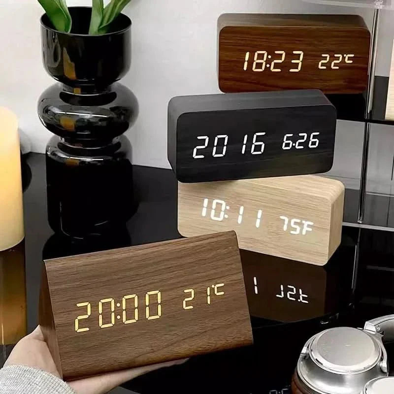 Réveil Futura en Bois LED avec Trois Alarmes Affichage de Température Luminosité Réglable