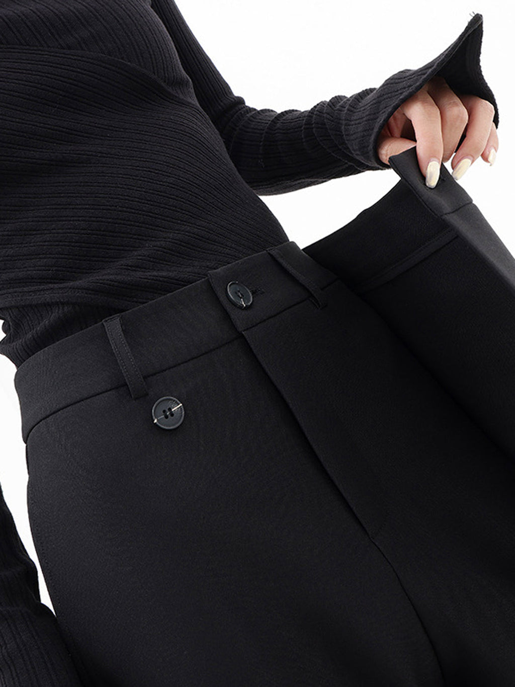 Pantalon large à boutons asymétriques