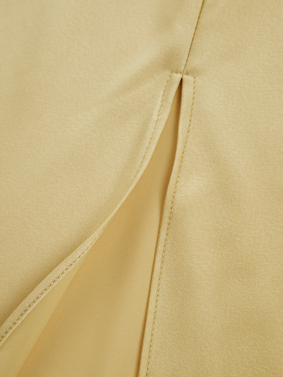 Robe Longue Satinée Fendue à Dos Nu au Clair de Lune