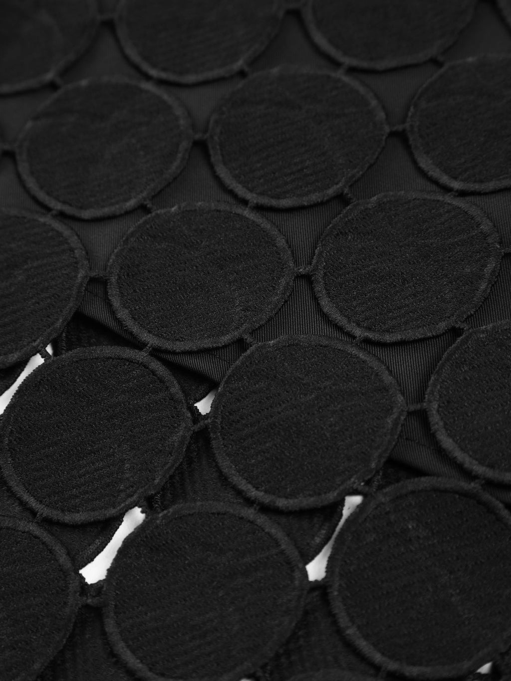 Jupe à double couche découpée au laser avec plusieurs cercles