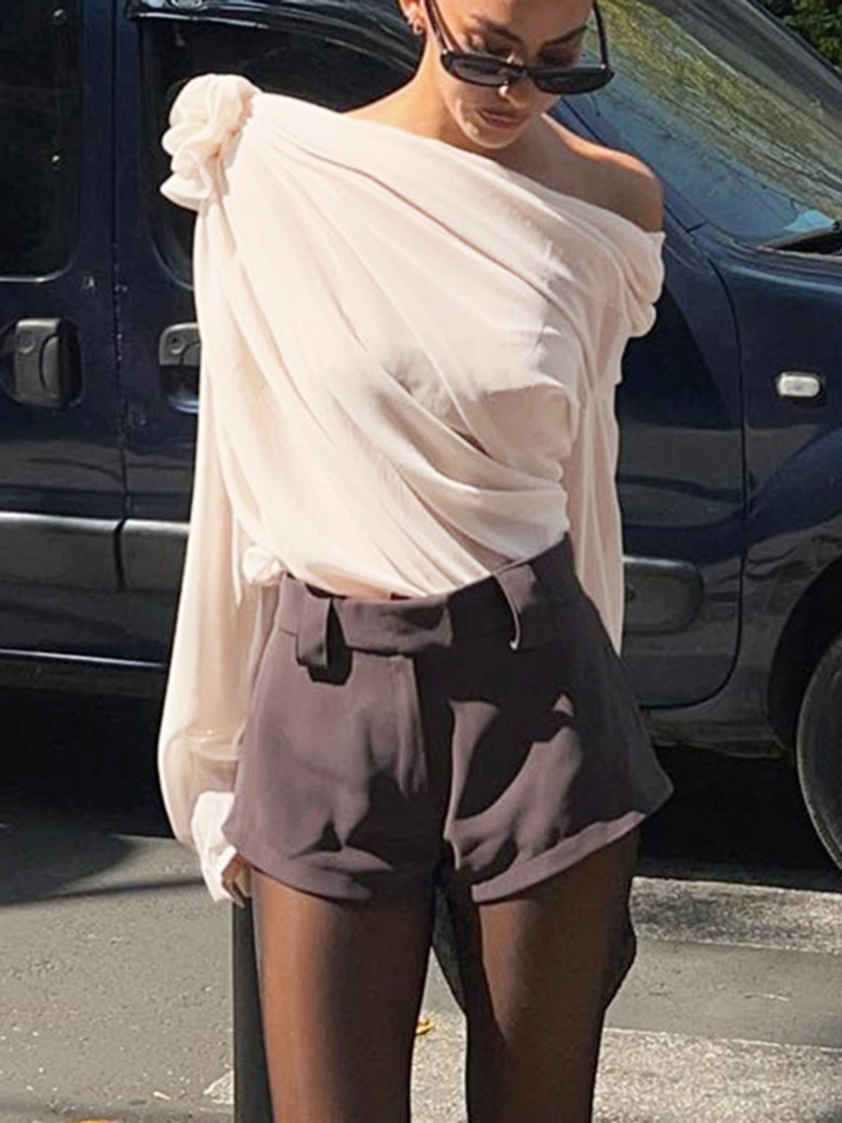 Blouse Asymétrique à Épaule Démontable en Chiffon Semi-Transparent