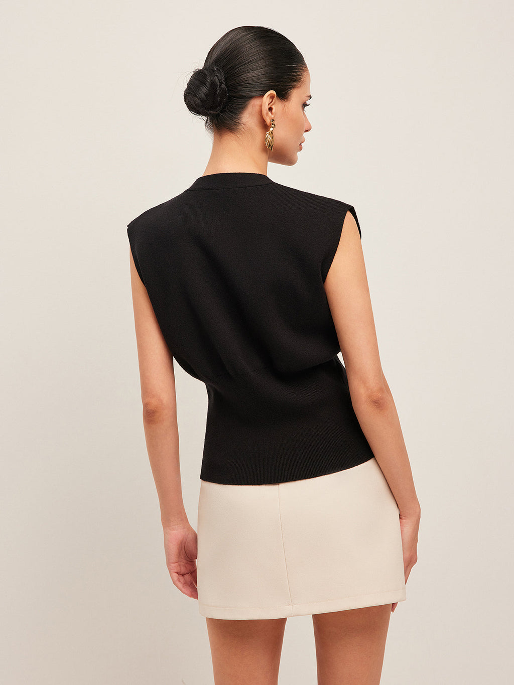 Gilet en Tricot à Détail Boutonné en V