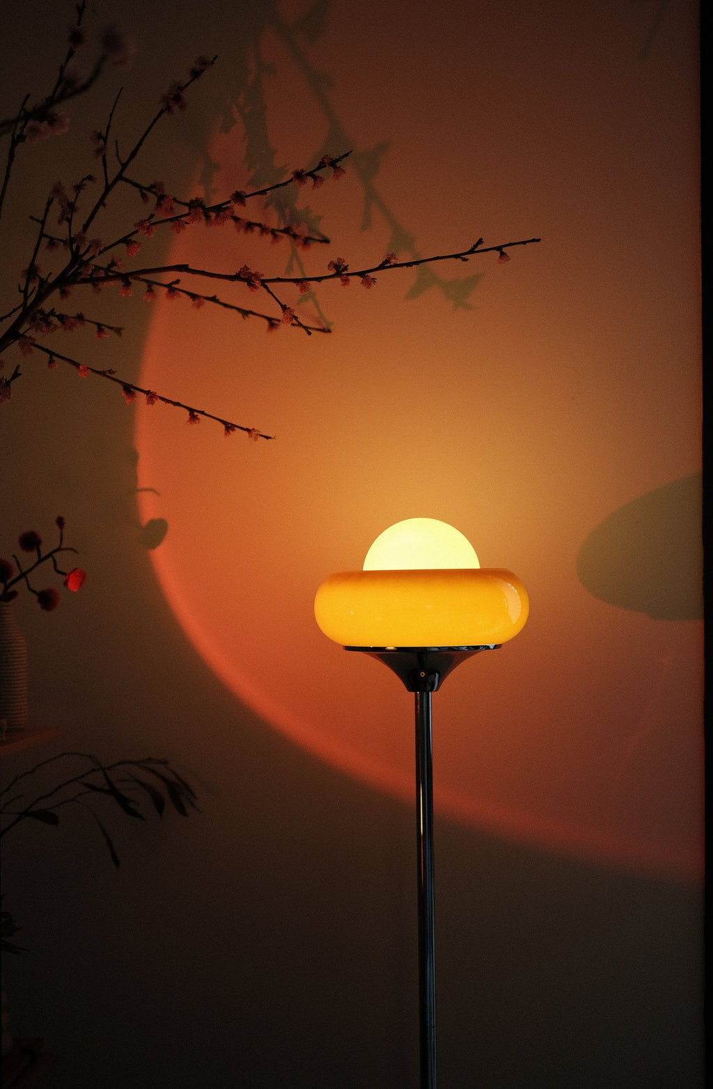 Lampadaire Elke Egg Tart – Lampe au Design Ludique avec une Forme Unique