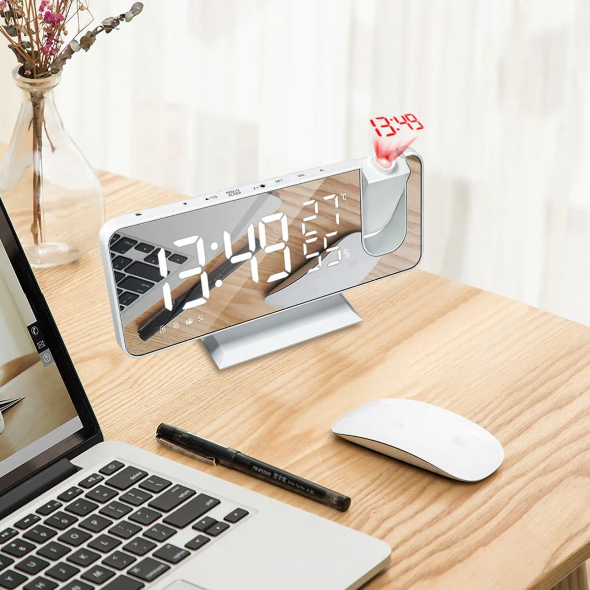 Réveil Radio FM avec Projection LED et Port de Charge USB