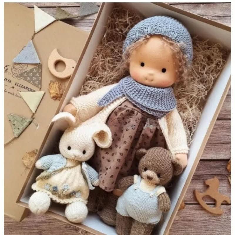 Selina – Poupée Waldorf en coton fait main pour un jeu créatif