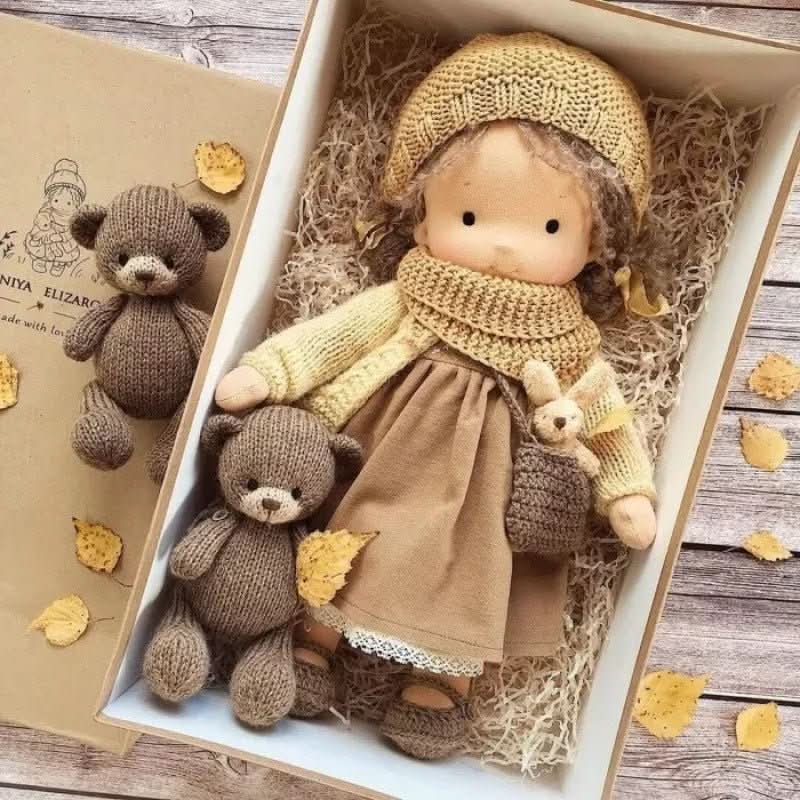 Selina – Poupée Waldorf en coton fait main pour un jeu créatif