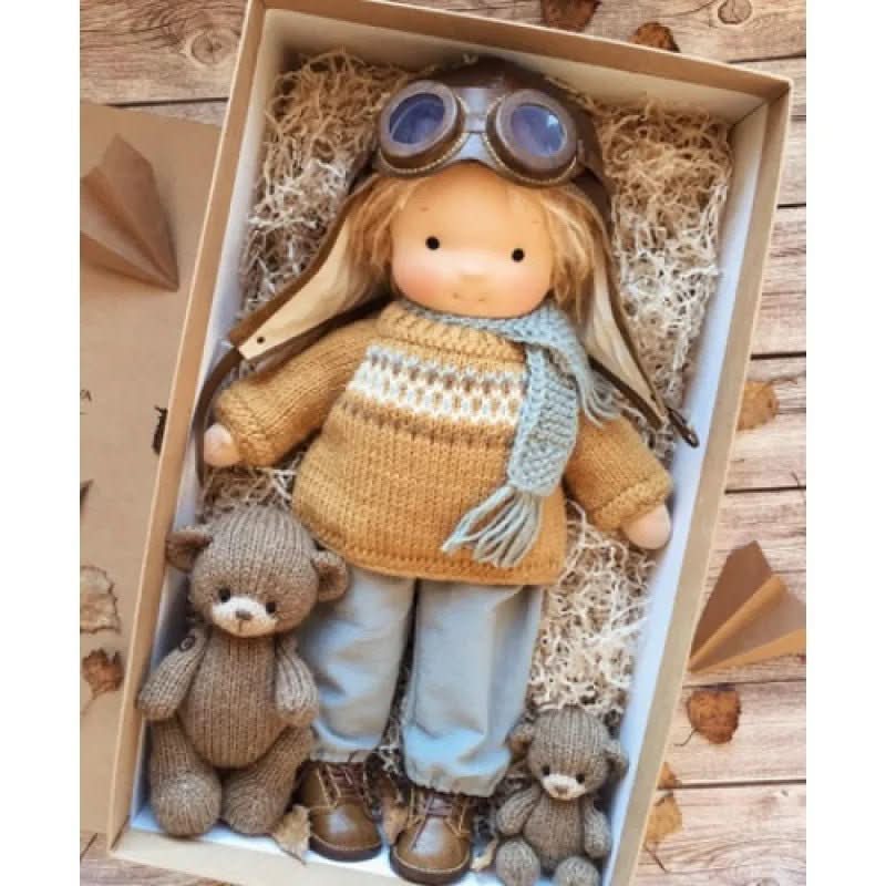 Selina – Poupée Waldorf en coton fait main pour un jeu créatif