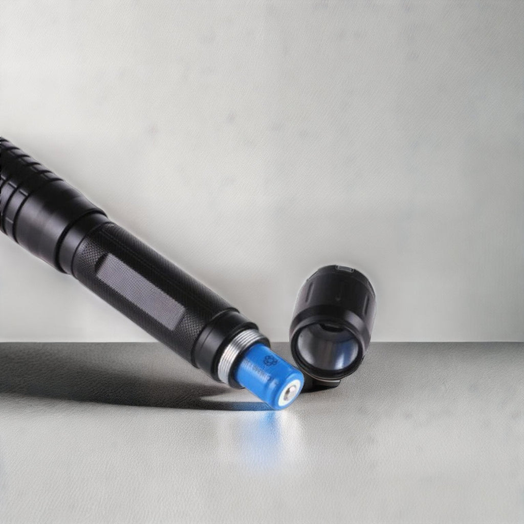 Lampe de Poche Laser Rechargeable – Torche en Aluminium à Longue Portée pour le Camping