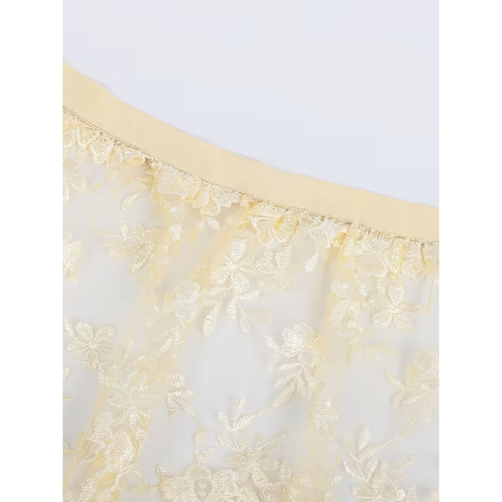 Dirndl Oktoberfest avec Dentelle et Détails Brodés - Lily