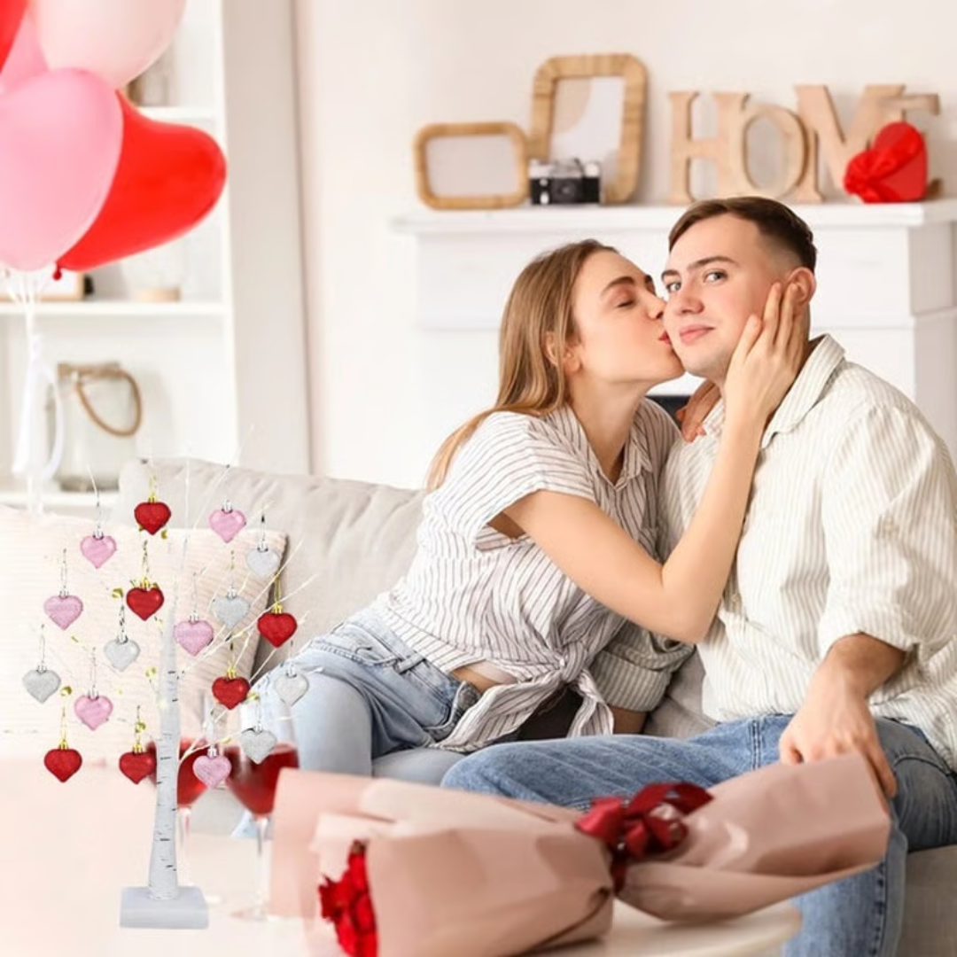 Love Tree™ – Arbre en bouleau LED avec 18 ornements en forme de cœur