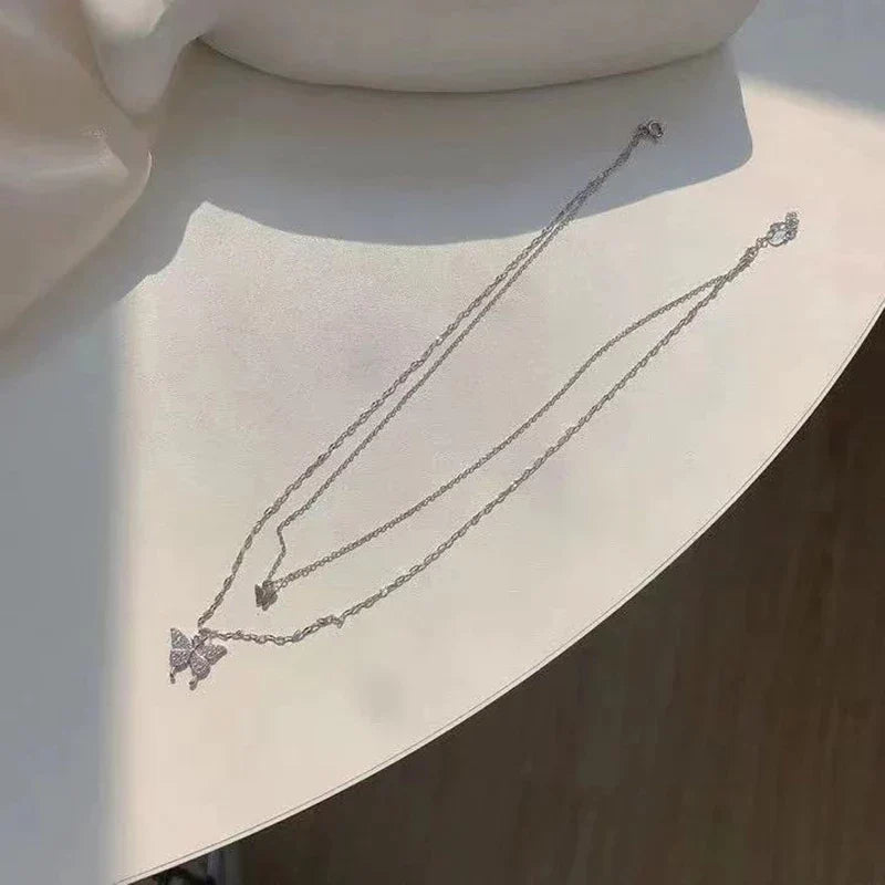 Ensemble de colliers en argent raffinés avec papillon brillant