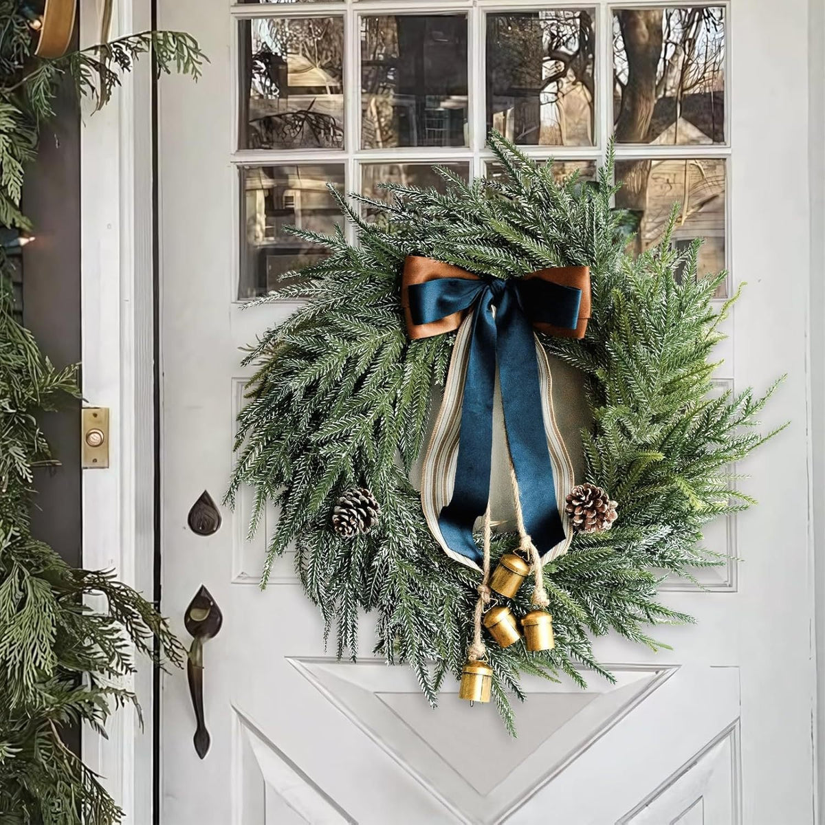 Guirlande de Noël avec Nœud Décoratif et Cloches – Décoration de Porte Festive