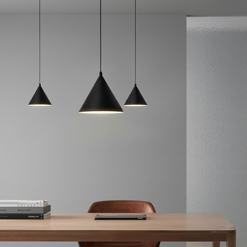 Luminaire suspendu en métal noir élégant avec douille E27