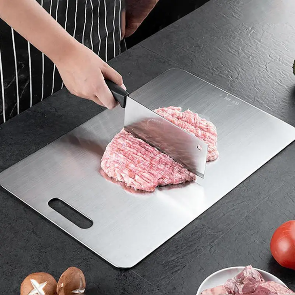 Skanto | Planche à découper en acier inoxydable pour chefs professionnels et amateurs