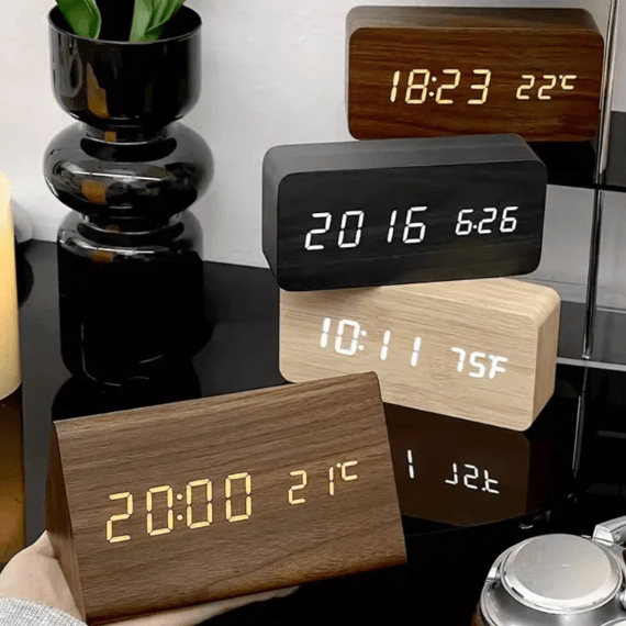 WOODSENSE – Horloge en bois LED avec commande vocale pour une affichage du temps stylée