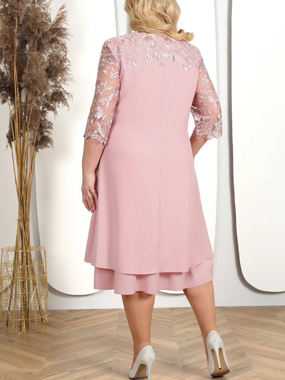 Robe de banquet brodée d'automne en grande taille