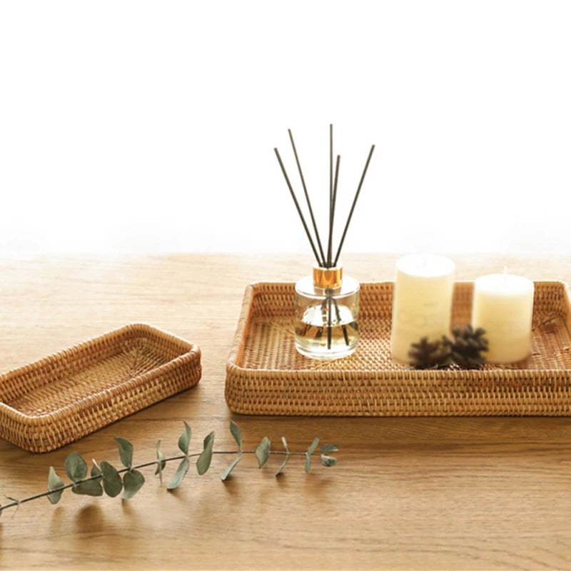 Plateau de Service en Rattan Élégant avec Poignées et Bords Élevés