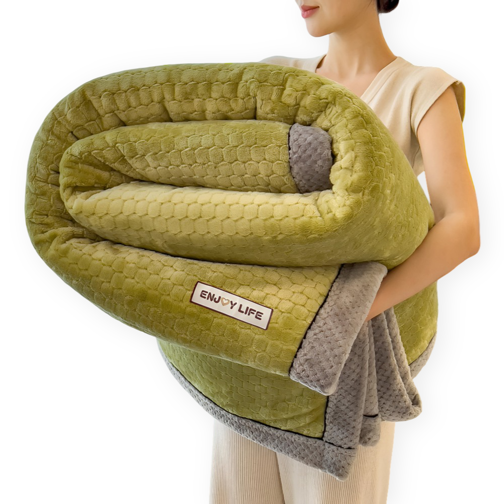 Couverture en Fleece Douce avec Motif Patchwork – Plaid d'Hiver Chaud de 300–350 g/m²