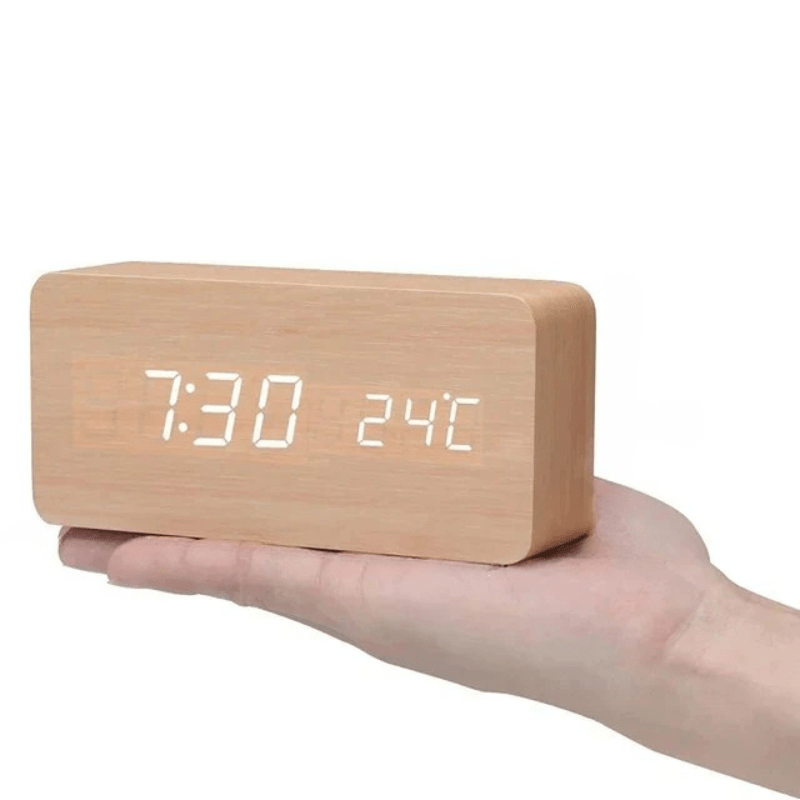 WoodSense Horloge en Bois LED – Commande Vocale & Élégante pour Chaque Pièce