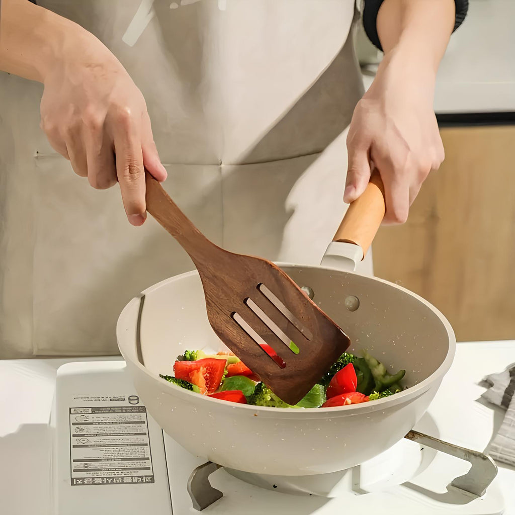 Ensemble d'ustensiles de cuisine en bois naturel Skanto